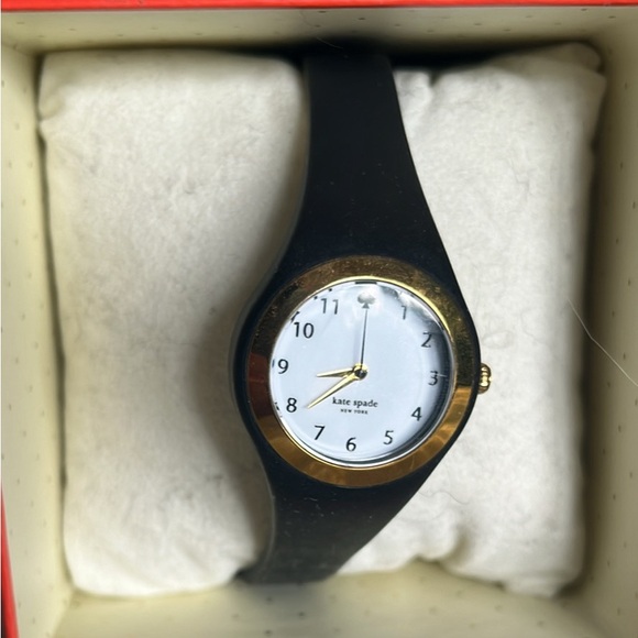Kate Spade ♠️ watch - Picture 2 of 3